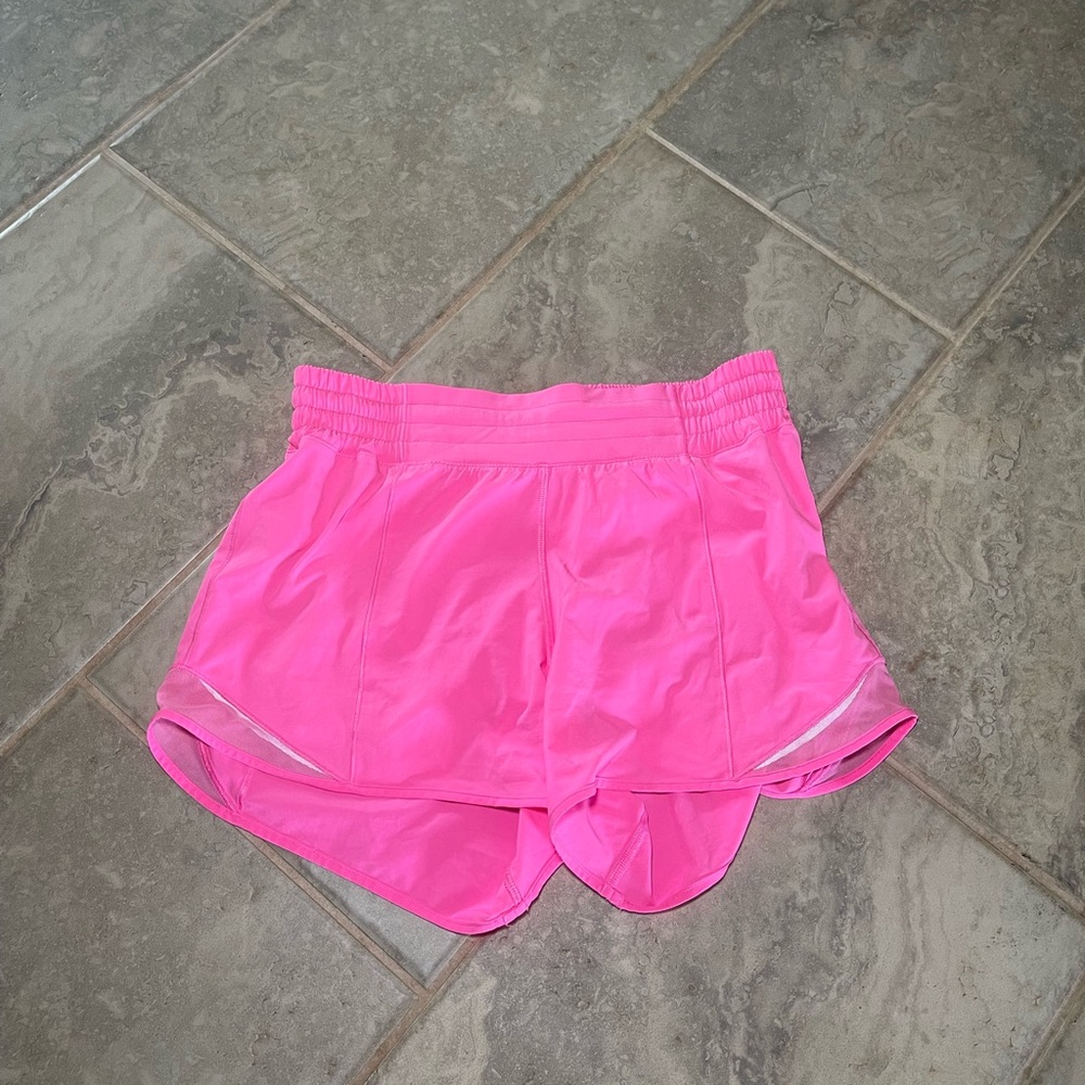 Lululemon Hotty Hot Short High Rise 4”